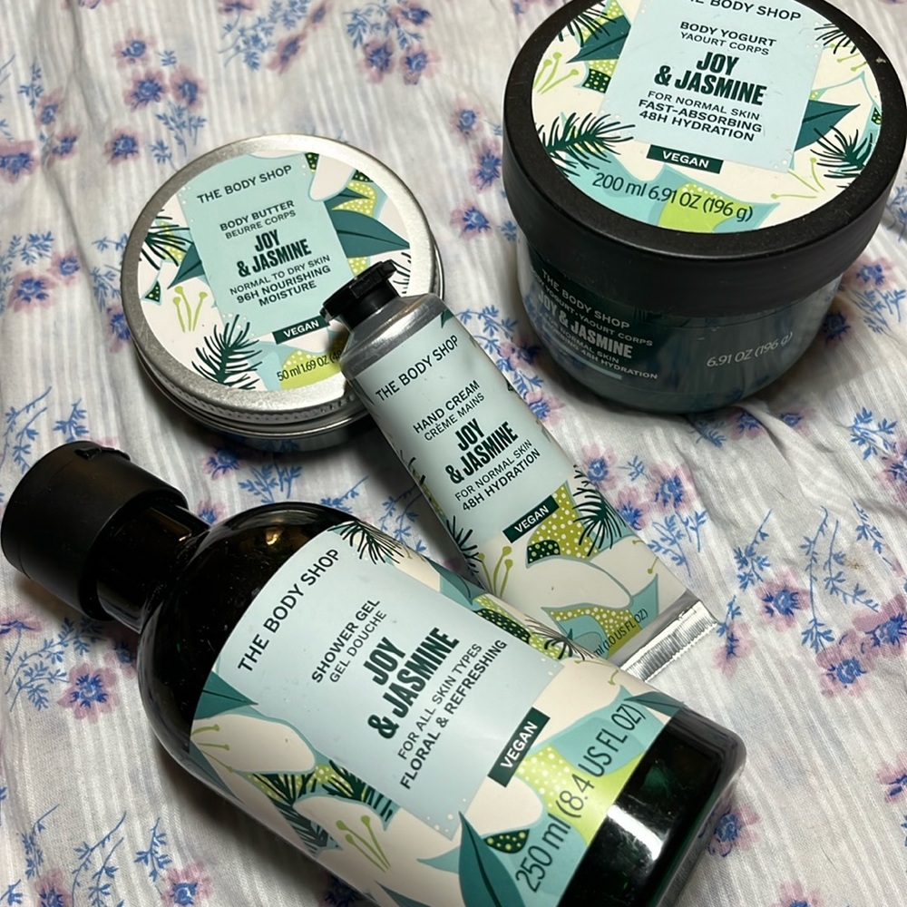 4 pc the Body Shop Joy & Jasmine